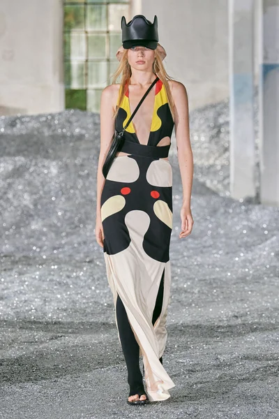 Look 50